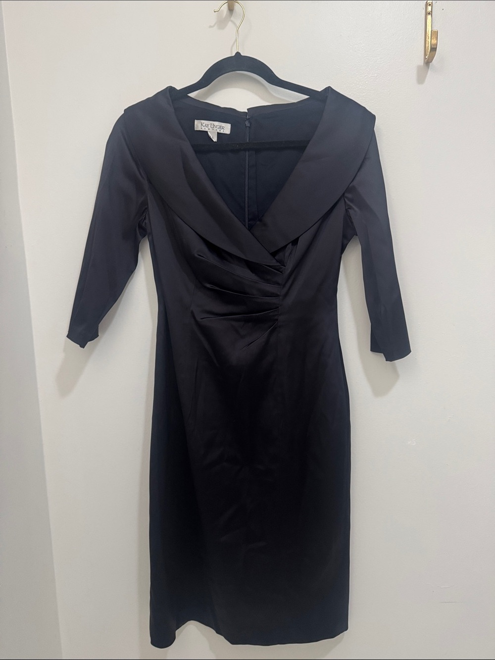 Kay Unger New York Black Long-Sleeve V-Neck Sheath Dress